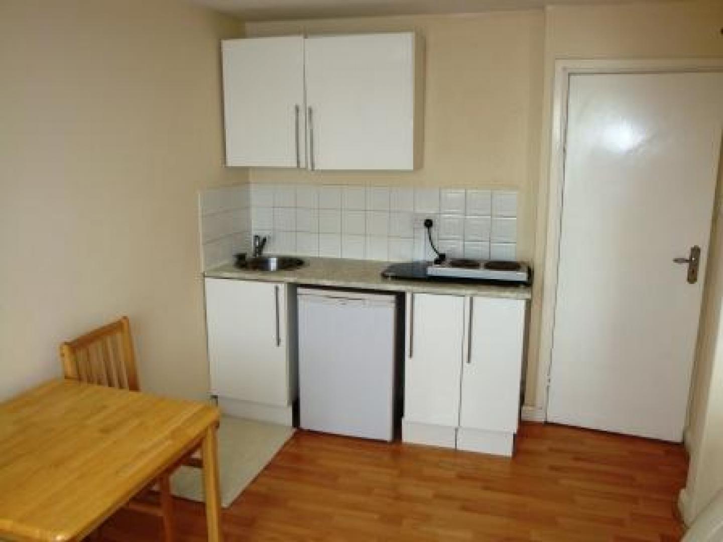 			NEW INSTRUCTION, 1 Bedroom, 1 bath, 1 reception Flat			 Leeside Crescent, GOLDERS GREEN